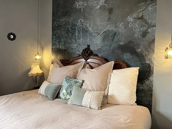 Lit cosy dans chambre d'hôte 1 à Maison Morgane, Brocéliande détail lit